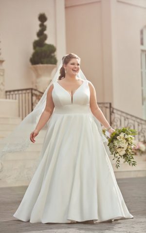 Stella York Plus 6758 Wedding Dress (front)