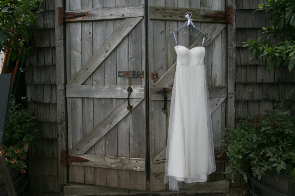 wedding-dress-discussion